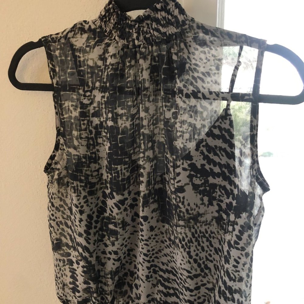 Express Crop Tank Top in Grey, Size Xs